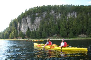 a couple kayaks on the eagle bluff kayak tour