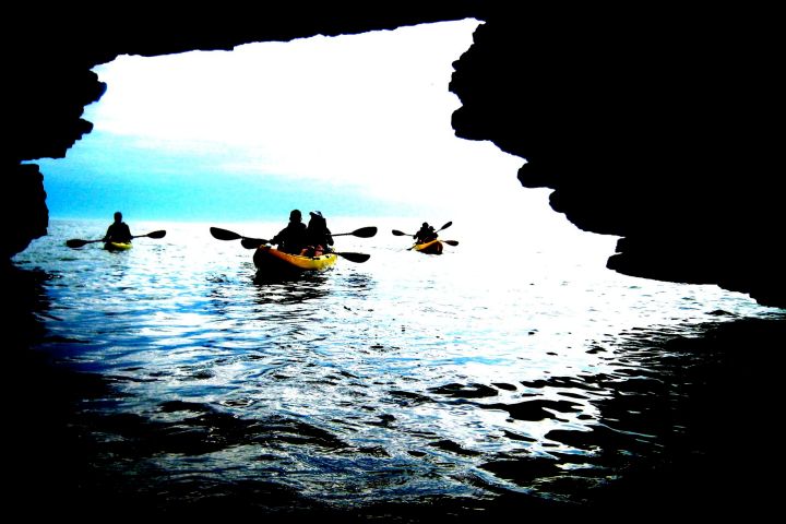 Cave Point County Park Kayak Tour